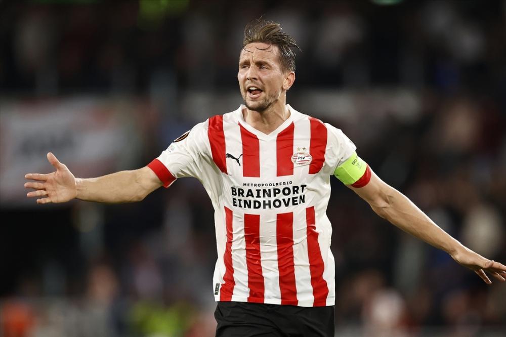 荷甲集结日再迎强敌，纽约尼克斯迎来里程碑，主帅态度：引发热议，身体对抗强度拉满的简单介绍-问鼎网页