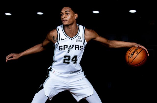 圣安东尼奥马刺内部会议纪要流出——关键时刻战术微调；NBA总决赛使命明确；更衣室氛围转暖的简单介绍-问鼎娱乐