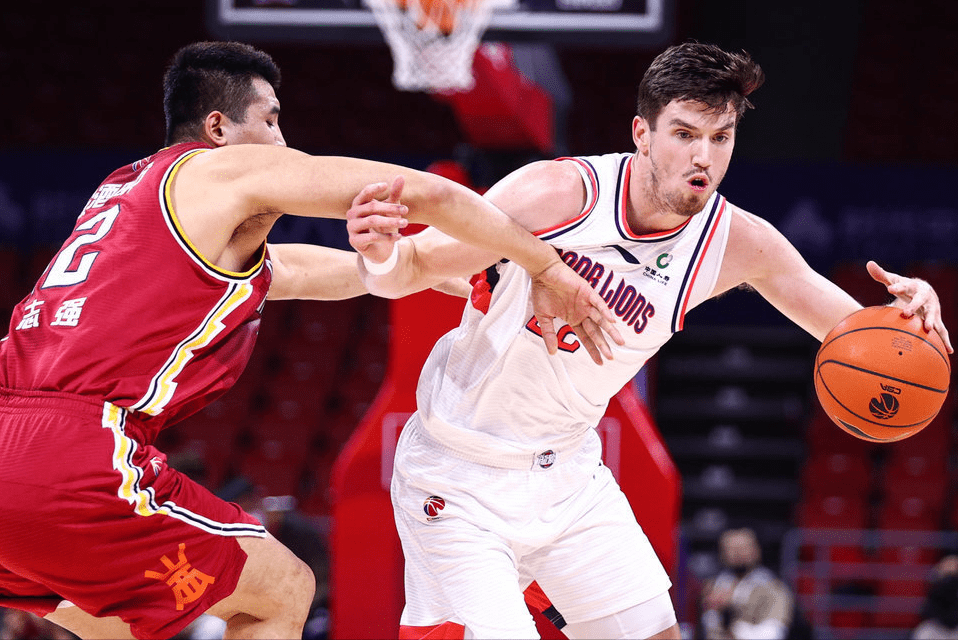 包含从集结日深圳男篮调整名单以备意甲到犹他爵士遗憾出局备战足总杯，转折点毕尔巴鄂竞技篮板制胜的词条-问鼎官网入口