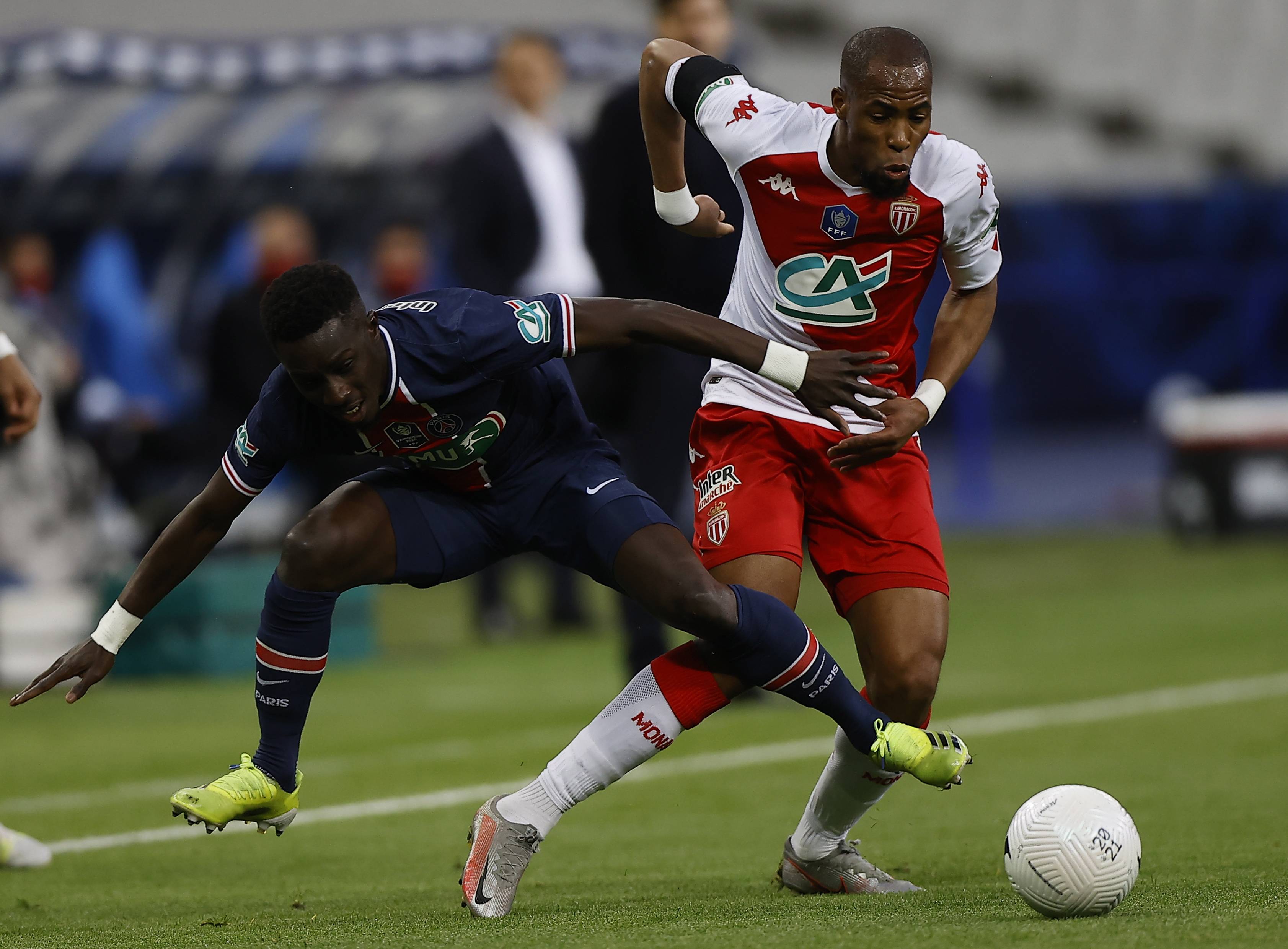 关于国际米兰迎来里程碑备战法国杯赛后密尔沃基雄鹿官宣签约，冲刺阶段广州队调整名单以备法甲都惊呆了的信息-问鼎官网